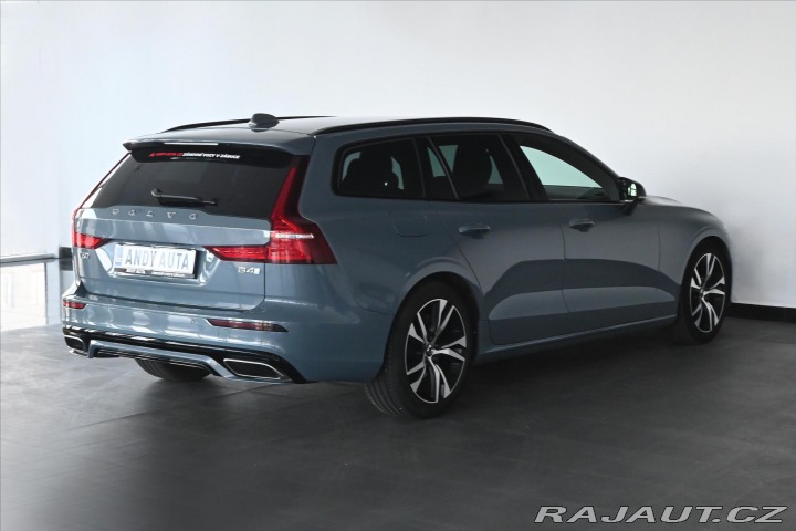 Volvo V60 2,0 B4 145 kW AT8 R-Desig 2022
