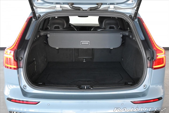 Volvo V60 2,0 B4 145 kW AT8 R-Desig 2022