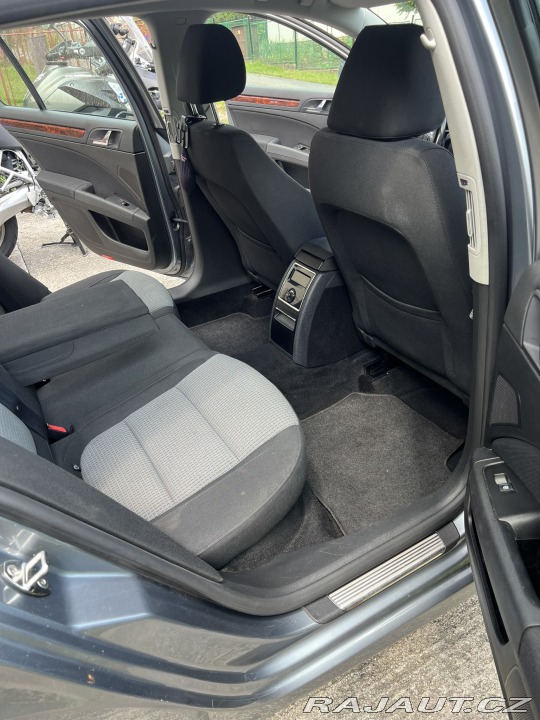 Škoda Superb 2 2010