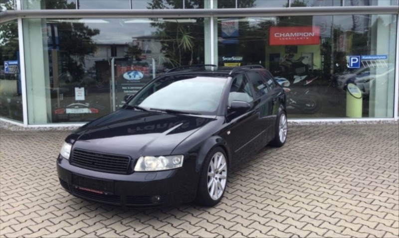 Audi A4 Avant 3,0   220 PS • Auto