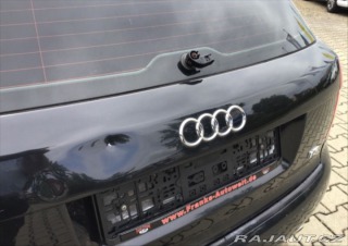 Audi A4 Avant 3,0   220 PS • Auto 2003