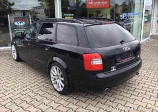 Audi A4 Avant 3,0   220 PS • Auto 2003
