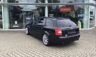 Audi A4 Avant 3,0   220 PS • Auto 2003