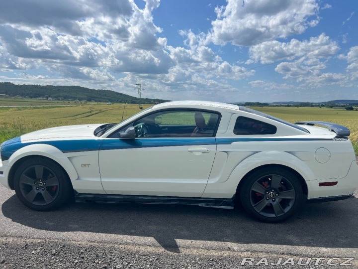 Ford Mustang GT 2005