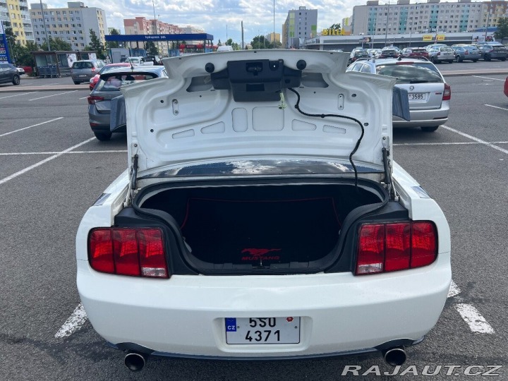 Ford Mustang GT 2005