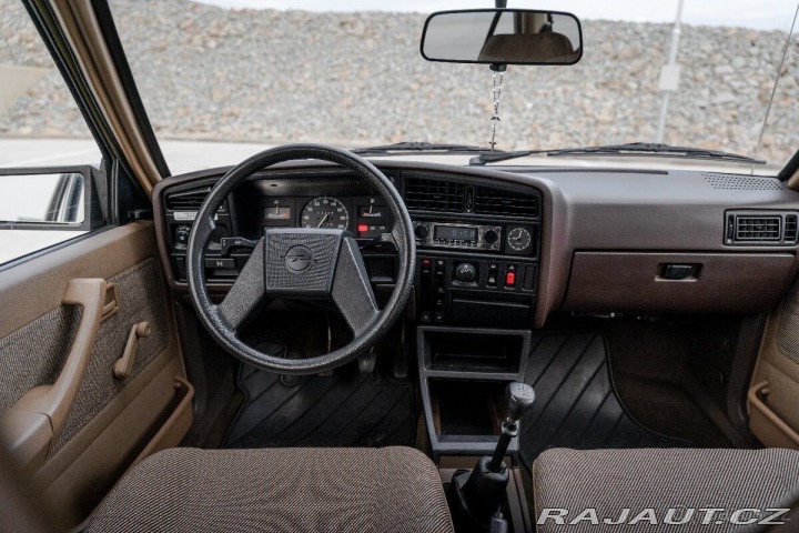 Opel Ostatní modely Ascona 2,0 C 1800