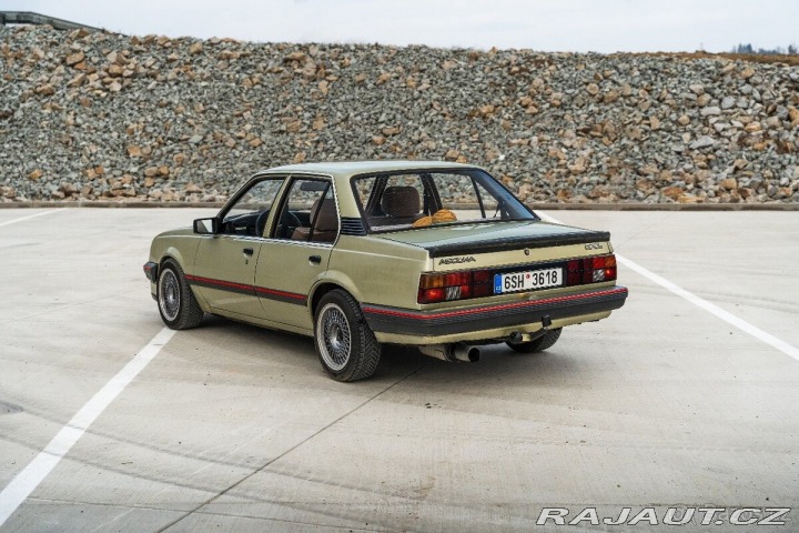 Opel Ostatní modely Ascona 2,0 C 1800