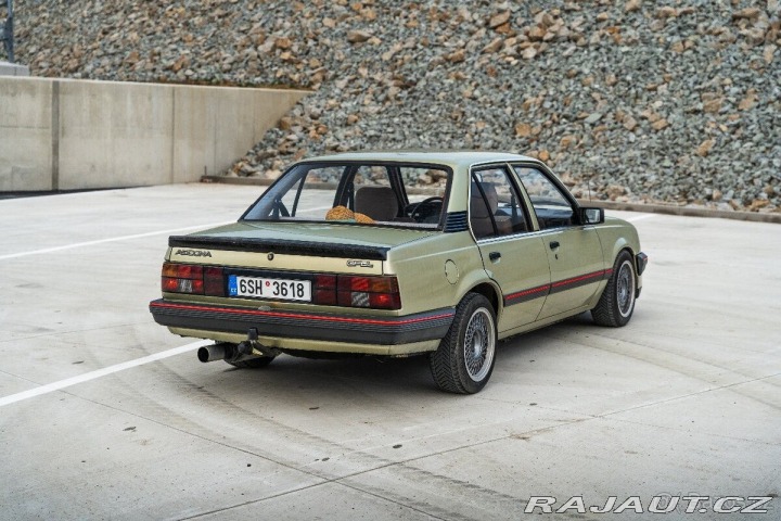 Opel Ostatní modely Ascona 2,0 C 1800