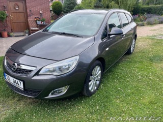 Opel Astra 1,7   CDTI SportTourer 2012
