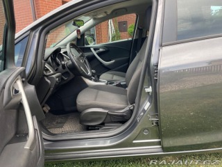 Opel Astra 1,7   CDTI SportTourer 2012