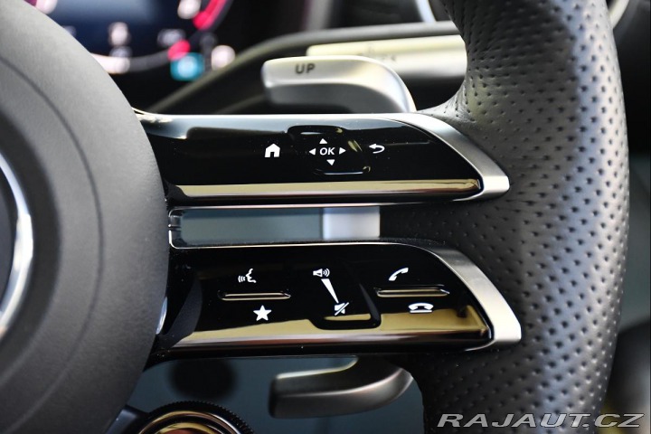 Mercedes-Benz SL AMG Rezervace 2023
