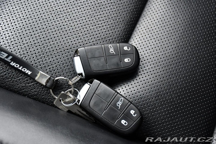 Jeep Grand Cherokee 3.0CRD H/K PANO ČR 2020