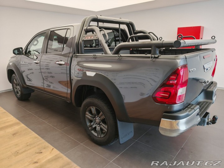 Toyota Hilux 2.4 D-4D Double Cab 4x4 A 2024