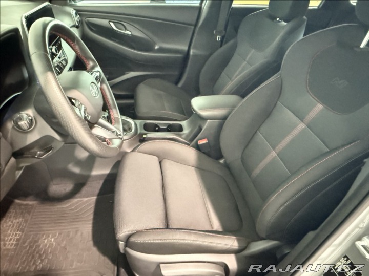 Hyundai i30 1,5 TGDI NLINE 1.MAJITEL 2022