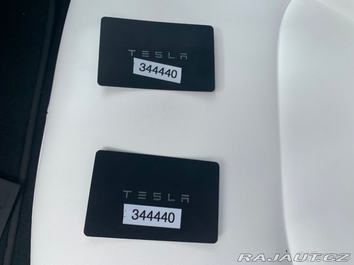Tesla Model 3 LR 4x4, 62tis km, PLNÝ re 1800