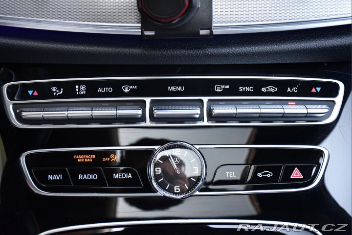 Mercedes-Benz E 43 AMG PANORAMA REZERVACE 2017
