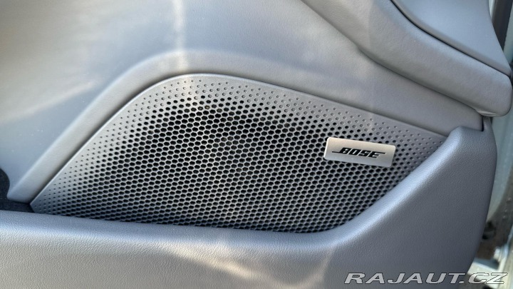 Porsche Taycan 2025