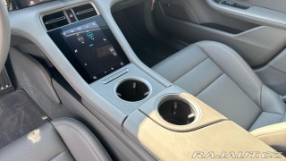 Porsche Taycan  2025