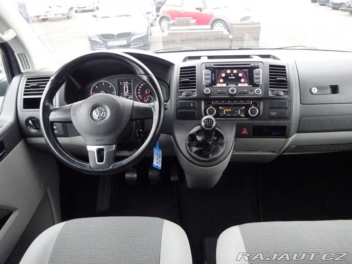 Volkswagen Caravelle 2.0TDI 9 MÍST 2010
