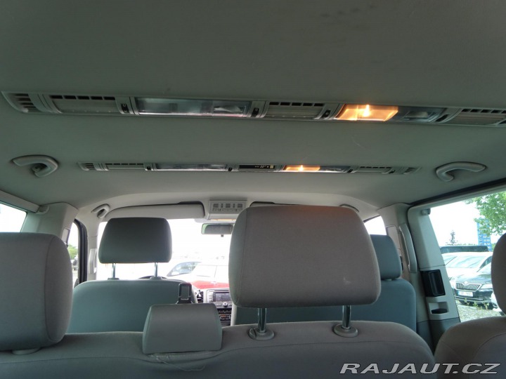 Volkswagen Caravelle 2.0TDI 9 MÍST 2010