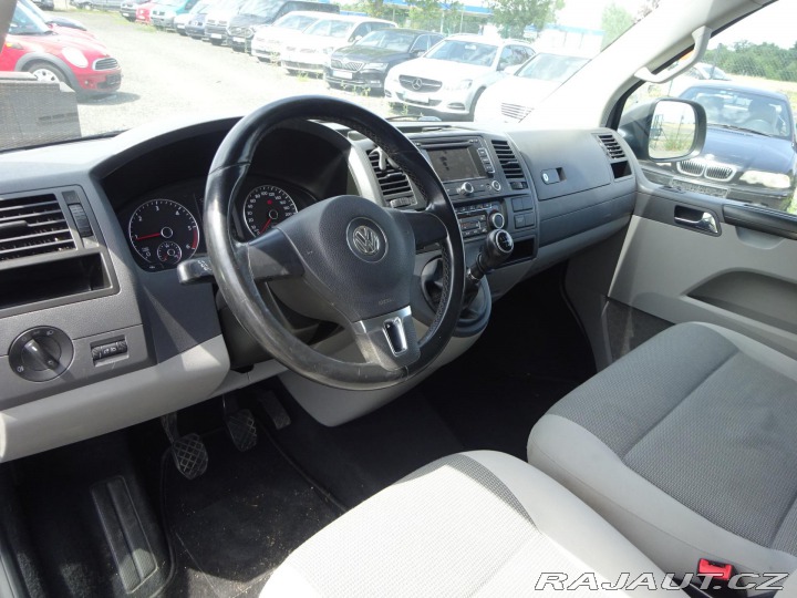 Volkswagen Caravelle 2.0TDI 9 MÍST 2010