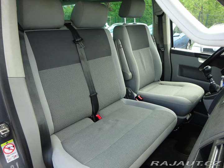 Volkswagen Caravelle 2.0TDI 9 MÍST 2010