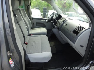 Volkswagen Caravelle 2.0TDI 9 MÍST 2010