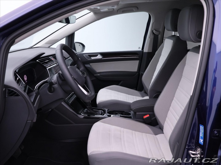Volkswagen Touran 2,0 TDI DSG Highline 7Mís 2024