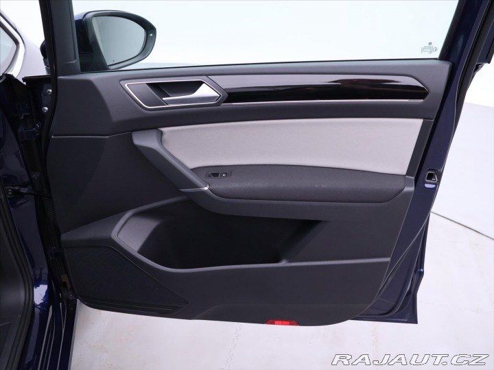 Volkswagen Touran 2,0 TDI DSG Highline 7Mís 2024