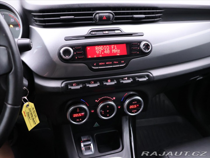 Alfa Romeo Giulietta 1,6 JTD 77kW Distinctive 2012
