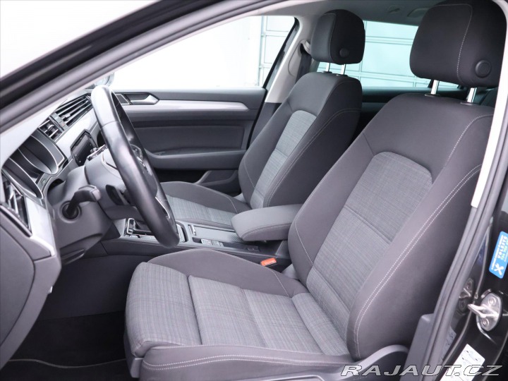 Volkswagen Passat 2,0 TDI 110kW DSG LED DPH 2021