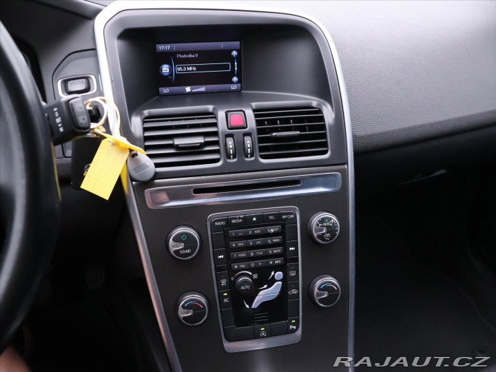 Volvo XC60 2,0 D3 100kW Serv.Kniha 2013