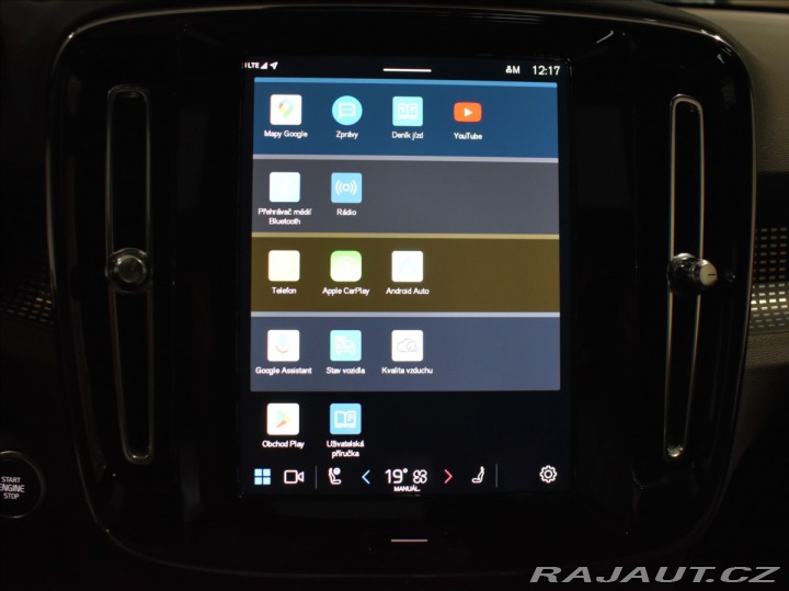 Volvo XC40 2,0 B4 PLUS Dark BLIS,Bez 2024