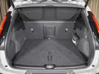 Volvo XC40 2,0 B4 PLUS Dark BLIS,Bez 2024