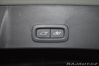 Volvo XC40 2,0 B4 PLUS Dark BLIS,Bez 2024