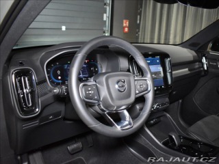 Volvo XC40 2,0 B4 PLUS Dark BLIS,Bez 2024