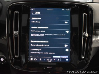 Volvo XC40 2,0 B4 PLUS Dark BLIS,Bez 2024