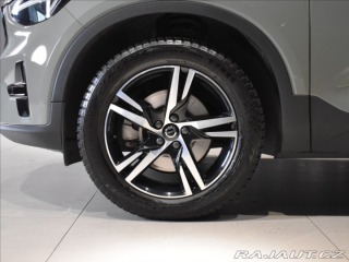 Volvo XC40 2,0 B4 PLUS Dark BLIS,Bez 2024