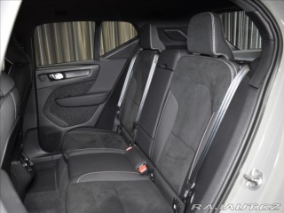 Volvo XC40 2,0 B4 PLUS Dark BLIS,Bez 2024