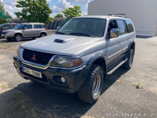 Mitsubishi Pajero 2,5 SPORT 2003