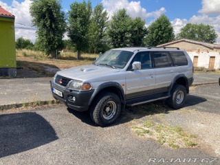 Mitsubishi Pajero 2,5 SPORT 2003