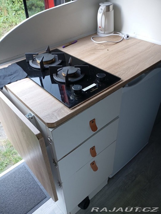 Peugeot Boxer 3,0 obytná dodávka – př 2013