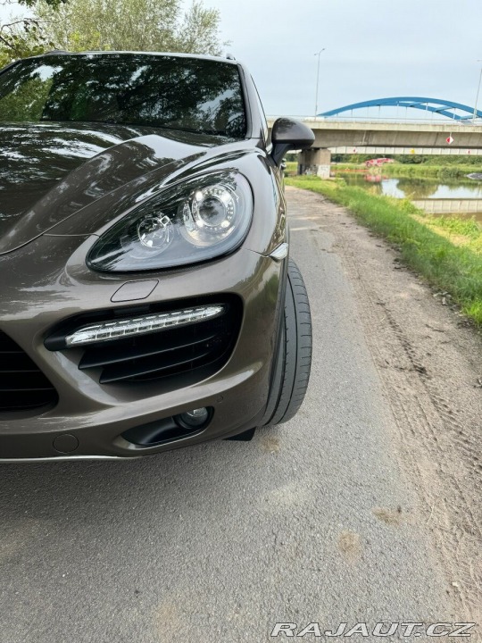 Porsche Cayenne 4,8 Turbo V8 580ps 2011