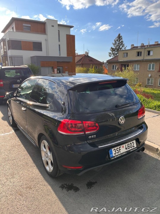Volkswagen Golf 2,0   6 GTI 155 kW manuál 2010