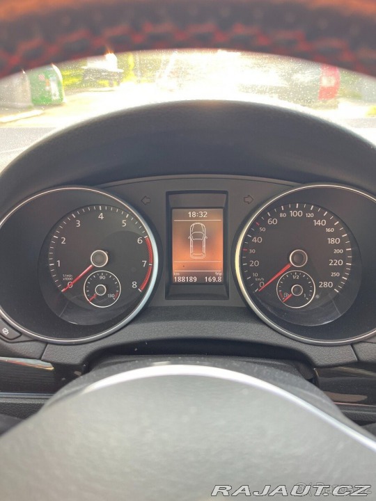 Volkswagen Golf 2,0   6 GTI 155 kW manuál 2010