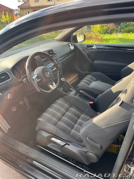 Volkswagen Golf 2,0   6 GTI 155 kW manuál 2010
