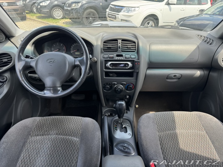 Hyundai Santa Fe 4X4 AUTOMAT 2,0D 82,5 KW 2003