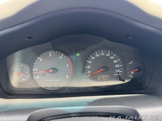 Hyundai Santa Fe 4X4 AUTOMAT 2,0D 82,5 KW 2003