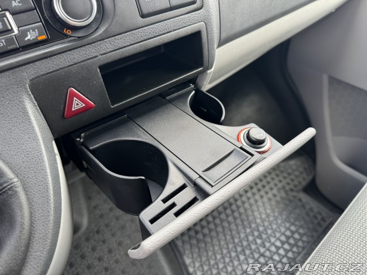 Volkswagen Caravelle LONG 9 MÍST 2,0 TDI 103KW 2010