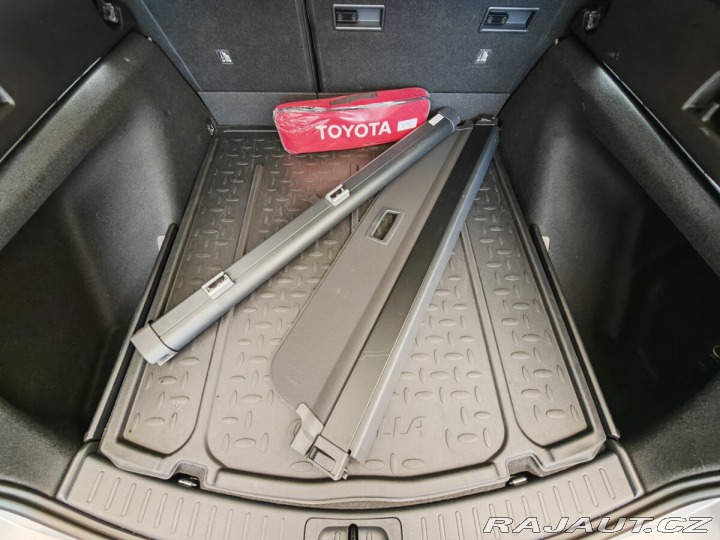 Toyota Corolla 1.8 Hybrid e-CVT Style To 2024